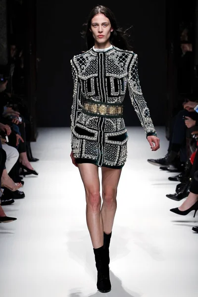 Look 28